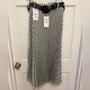 Zara Black and White Pleated Skirt
